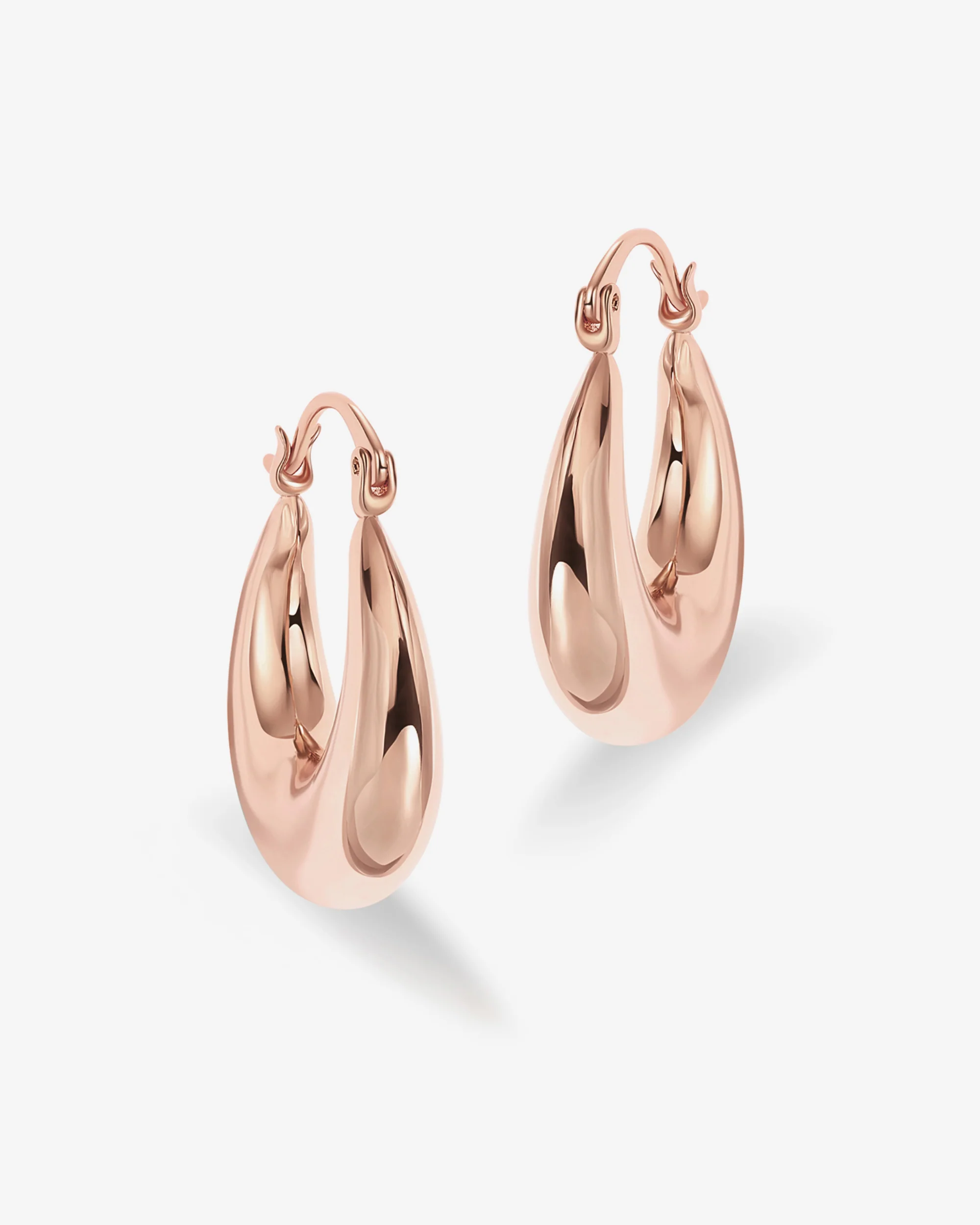 Luisa Hoops - Image 28