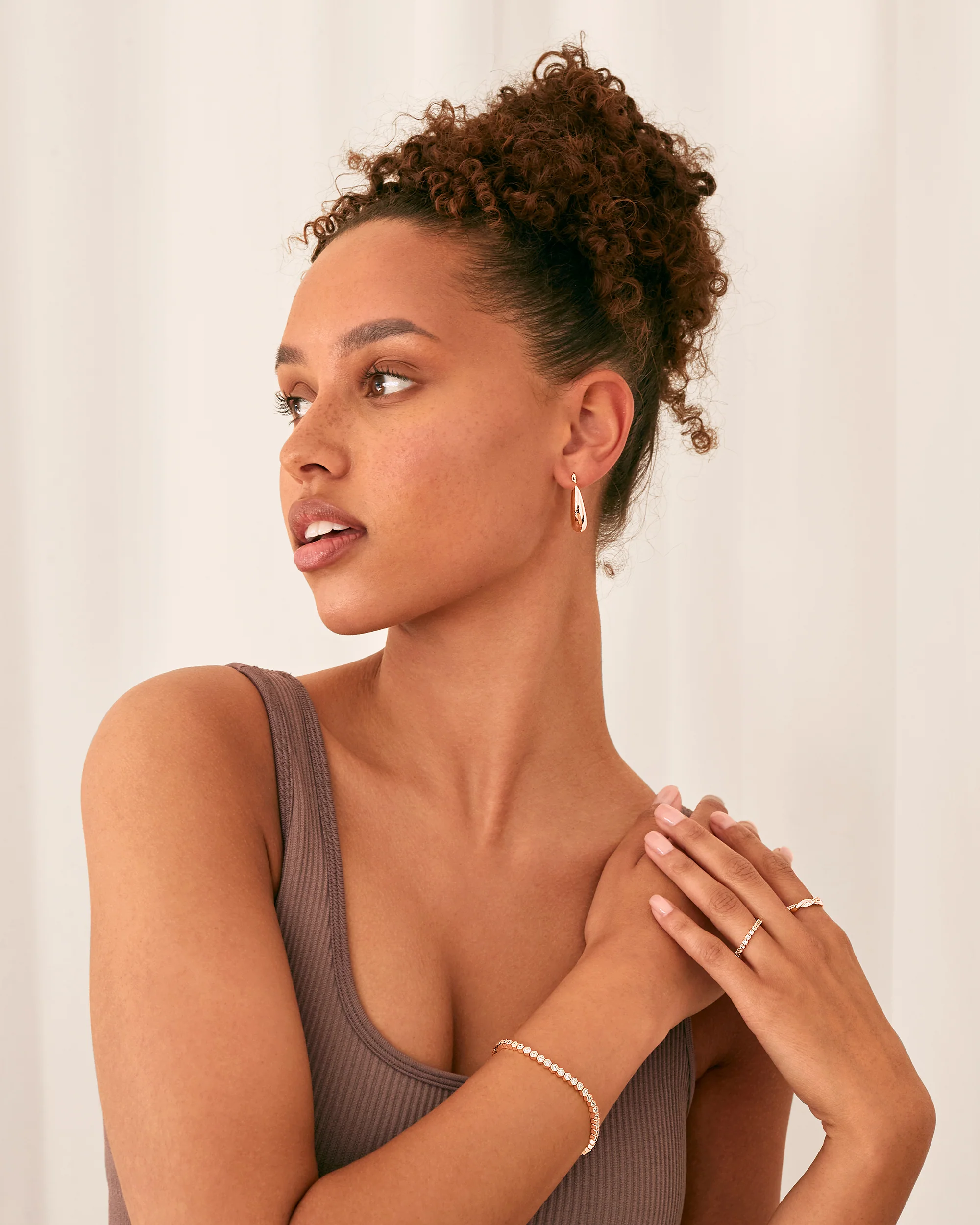 Luisa Hoops - Image 33