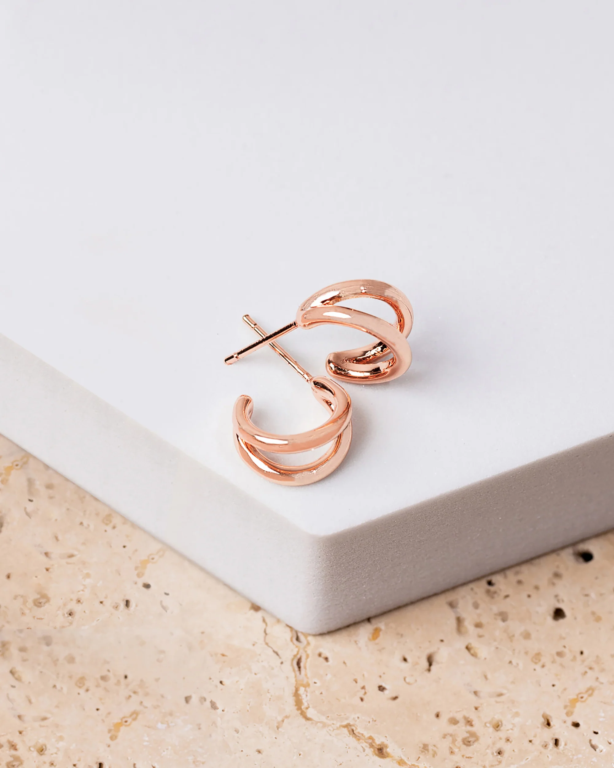 Mia Hoops - Image 15